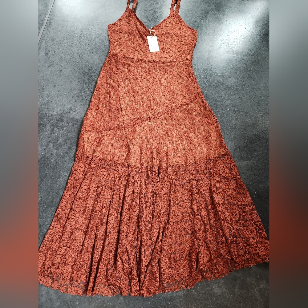 Elegant Lacy Maxi - Picture 1 of 8